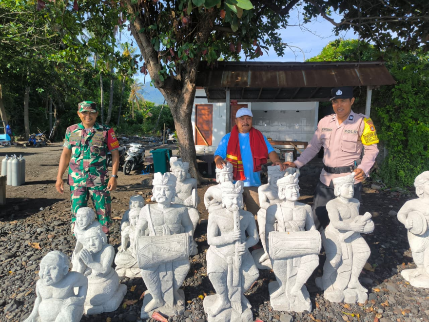 Pemasangan Pemasangan Roti Buaya dan Patung Bawah Laut Warnai Upaya Pelestarian Ekosistem di Pantai Tulamben Patung dan Roti Buaya